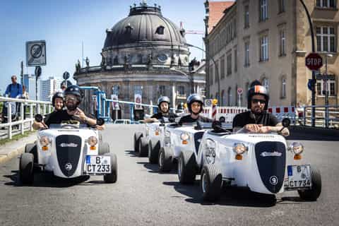 Berlin: Sightseeing Tour in a Mini Hotrod