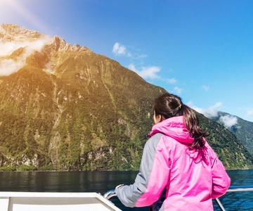 From Queenstown: Milford Sound Premium Day Tour and Cruise