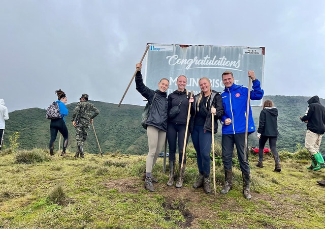 From Kigali: Bisoke Summit Trek, Crater Lake 1 Day Safari