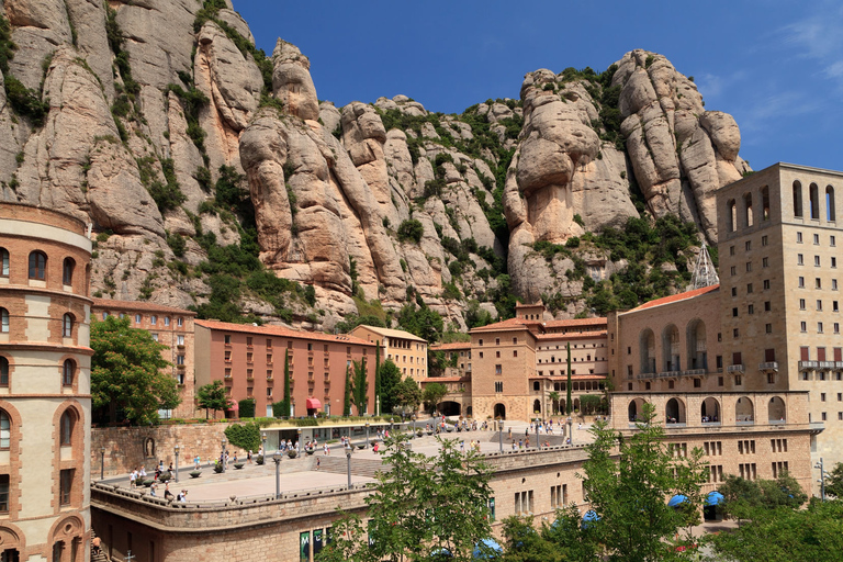Barcelona: Montserrat & Sagrada Familia Guided Tour