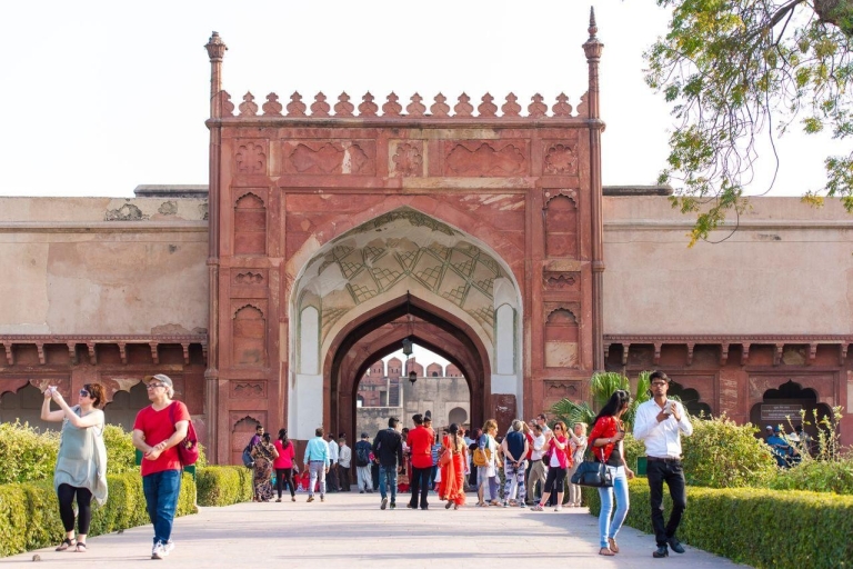 Vanuit Delhi: all-inclusive Taj Mahal-tour met supersnelle treinPrivétour met vervoer en gids