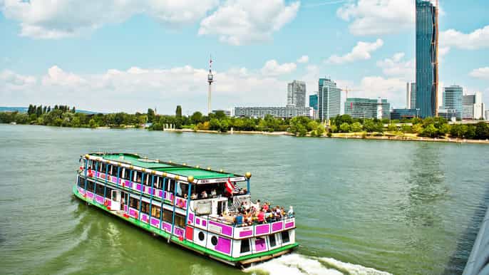 vienna cruise and schnitzel tour