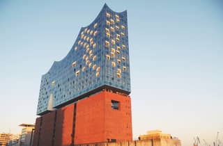 Premium Elphi – Plaza-Führung mit Franzbrötchen und Kaffee