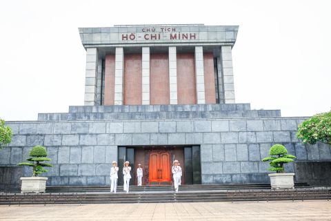 Tour privato della città di Hanoi di mezza giornata: Mausoleo, Tempio e Pagoda