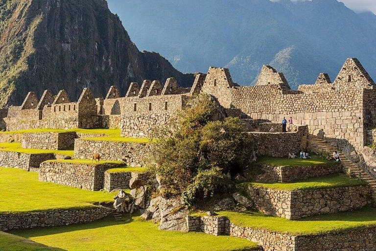From Cusco: Machu Picchu and Rainbow Mountain 2-Day Tour