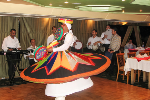 Cairo: Dinner Cruise on the Nile River with Entertainment4 Star Nile Cruise