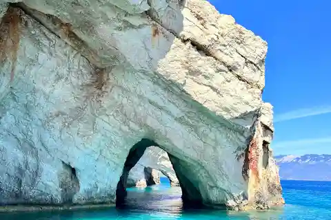 Zakynthos: Glass-Bottom Boat to Navagio, Caves & White Beach