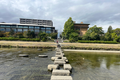 E-Bike Tour in Kyoto with Asuka, Japanese graduate student