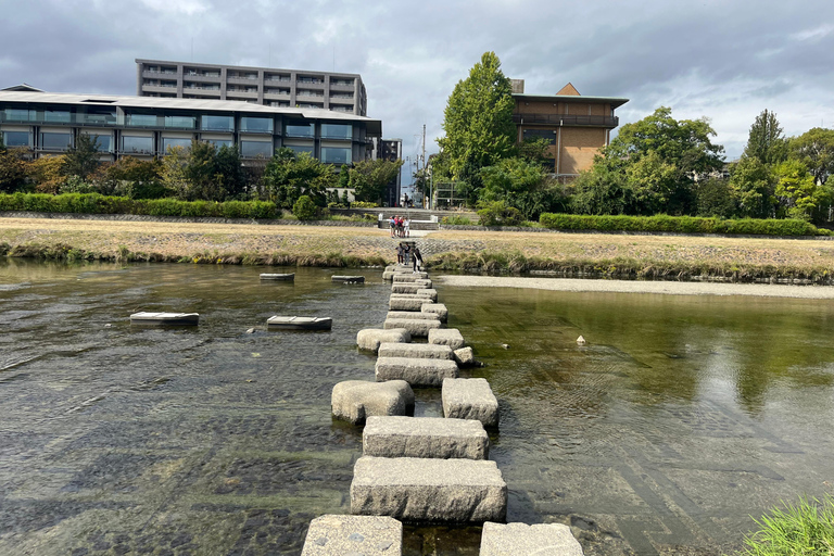 E-Bike Tour in Kyoto with Asuka, Japanese graduate student