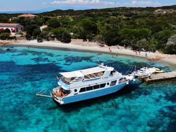 Vanuit Palau: Dagtocht per boot naar de La Maddalena-eilanden