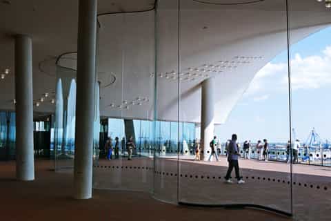 Hamburg: Elbphilharmonie Guided Walking Tour