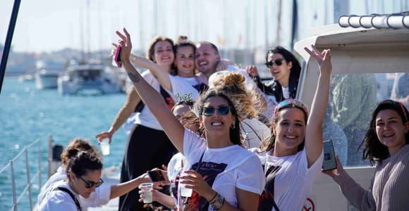Valencia: Catamaran Party Boat with Lunch