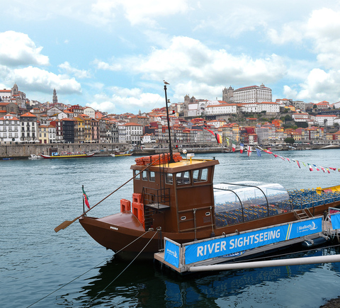 Cruises & boat tours