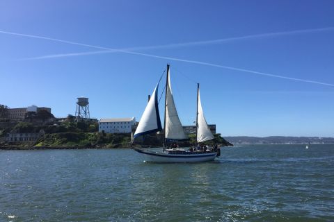 San Francisco: Bay Sailing Tour with Drinks