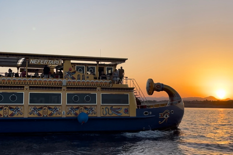 Marsa Alam: Nefertari Sunset Turtle Bay Cruise mit Abendessen