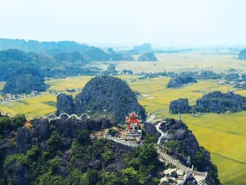 Hoa Lu, Tam Coc & Mua-Höhle mit Panorama (all-inclusive) Hoa Lu, Tam Coc & Mua-Höhle mit Panorama (all-inclusive)