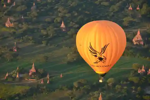 Bagan: Golden Eagle Heißluftballonfahrt