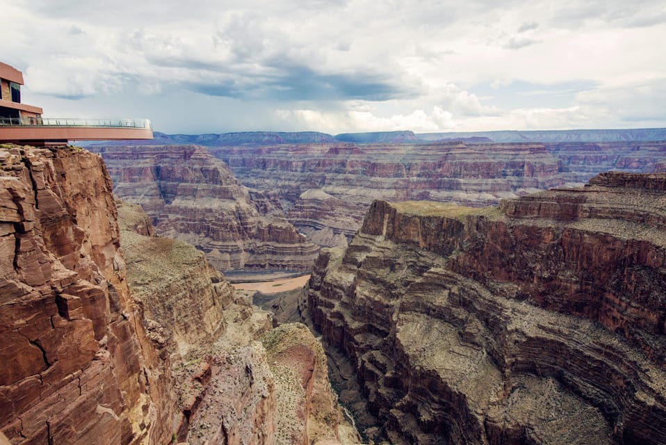 Las Vegas: Grand Canyon West Bus Tour with Guided Walk | GetYourGuide