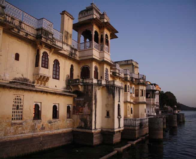 Udaipur: Evening Boat Ride with Puppet Show and Dinner | GetYourGuide