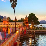 Lake Pichola: Evening Boat ride with Private Transfers