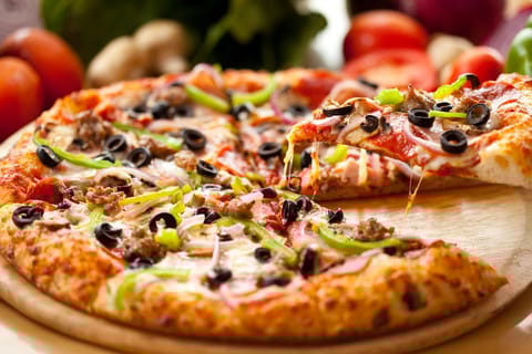 Poggibonsi: Pizza & Ice Cream Cooking Class with Wine