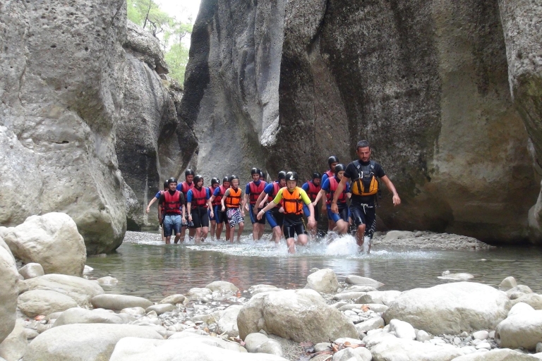 Koprulu: canyoning, rafting et aventure en tyrolienneKoprulu : canyoning, rafting et tyrolienne au départ de Kemer