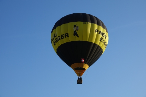 Vol privé en montgolfière en Suisse centraleAu départ de Zurich : Vol en montgolfière privé et champagne