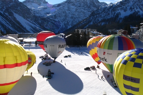 Privé heteluchtballonvlucht in centraal ZwitserlandVanuit Zürich: privé ballonvaart en champagne