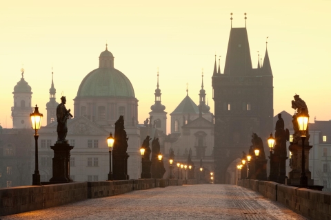 Prague: Tour de Praga al Completo Tour de Praga con almuerzo y barco