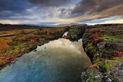 From Reykjavík: Golden Circle with Snorkel in Silfra From Reykjavík: Golden Circle and Silfra Snorkeling Tour