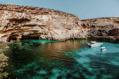 Malta: Prom w obie strony do Błękitnej Laguny Comino z opcją GozoZ Ċirkewwa: Ċirkewwa-Comino Blue Lagoon-Gozo