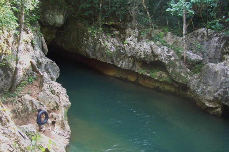 San Ignacio : tubing avec déjeuner et tyrolienne en optionTubes de grottes et tyroliennes