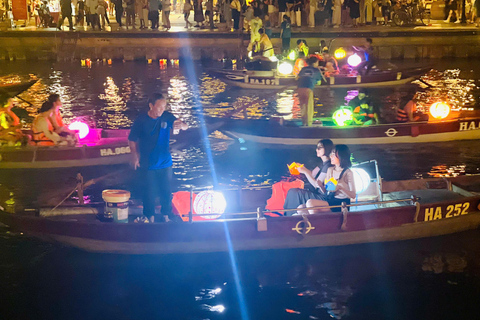 Hoi An: Boottocht met lantaarns op de Hoai rivier