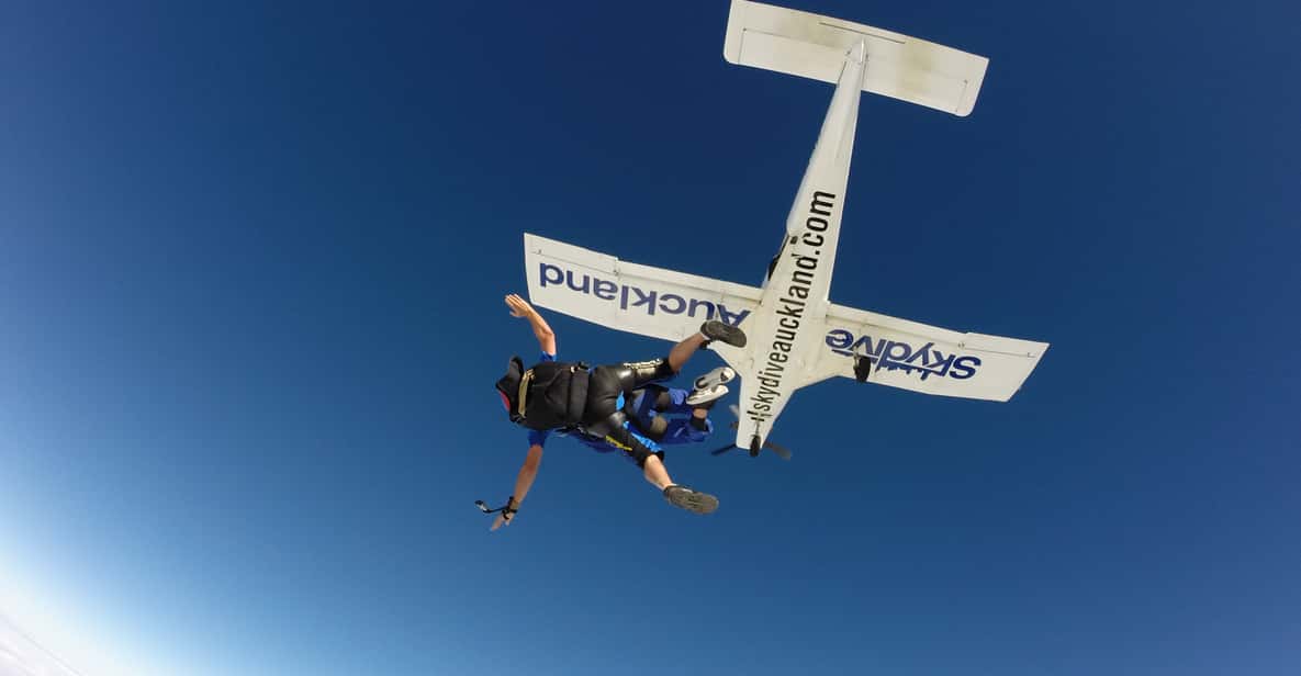 Auckland: 9000, 13000, 16000, or 20000-Foot Tandem Skydive