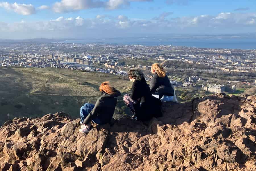 Edinburgh: Wanderung zum Arthur's Seat & Calton Hill. Foto: GetYourGuide Edinburgh: Wanderung zum Arthur's Seat & Calton Hill. Foto: GetYourGuide