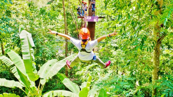 phuket aventura en tirolina de medio día de hanuman world