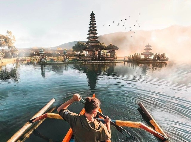 Visit Northern Charm Lake Bratan, Handara Gate, Waterfall & Swing in Canggu, Bali