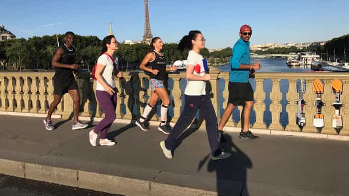 parís sunrise run sightseeing small group tour