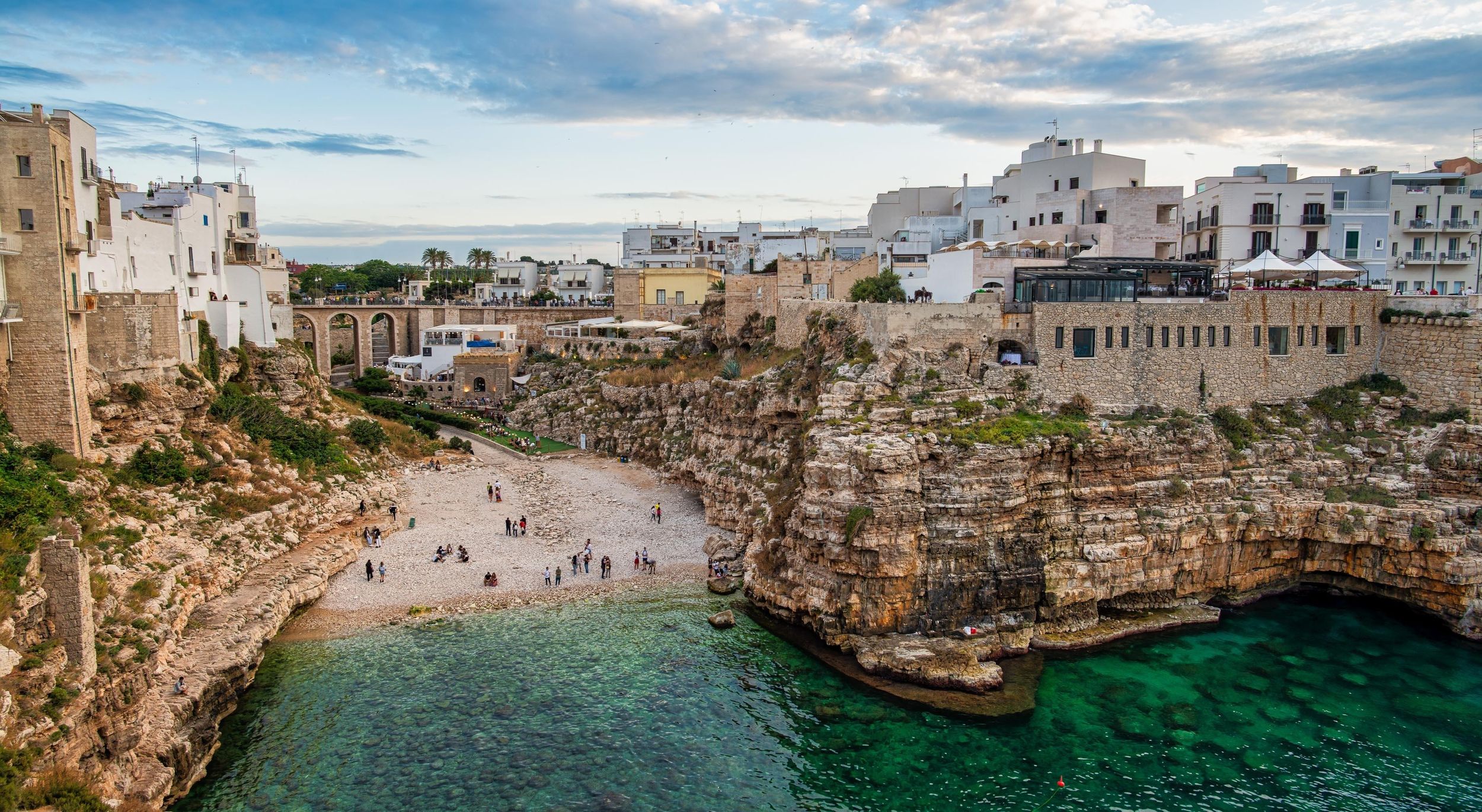 Zwischen Dörfern und Wellen: Monopoli, Ostuni & Polignano mit dem Boot