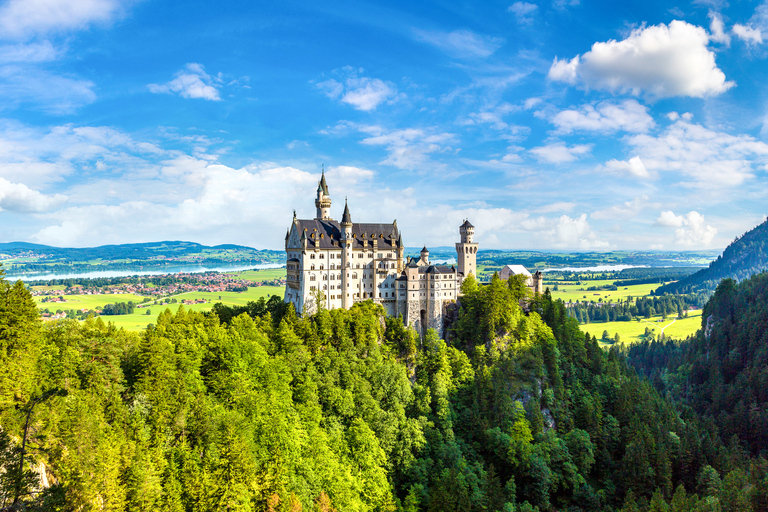 De Munique: Viagem de 1 dia ao Castelo de Neuschwanstein em uma vanDe Munique: Excursão de 1 Dia ao Castelo de Neuschwanstein