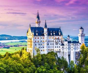 Munich: Neuschwanstein Castle by Bus with Alpine Bike Ride