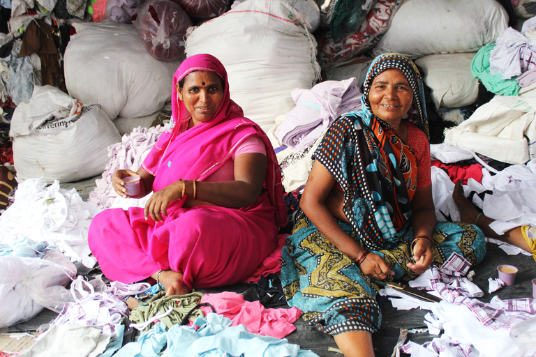 Delhi: Ethical Sanjay Colony Slum Tour Walking Tour from Connaught Place