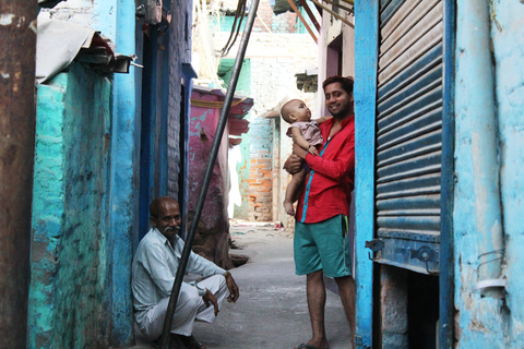 Delhi: Ethical Sanjay Colony Slum Tour Walking Tour from Connaught Place