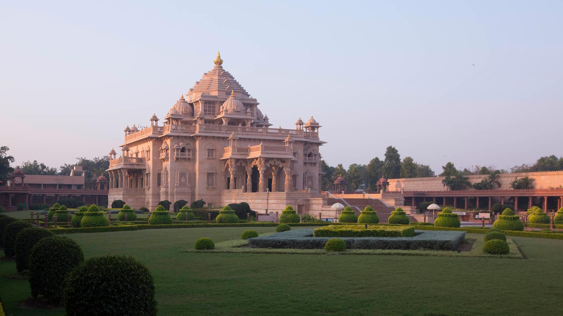 Ahmedabad: Private Tempel und Religion Tour mit Stepwell