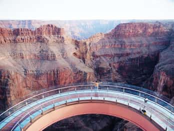 Grand Canyon West Rim: Skywalk, Helikopter und Boot-Optionen Grand Canyon West Rim: Skywalk, Helikopter und Boot-Optionen