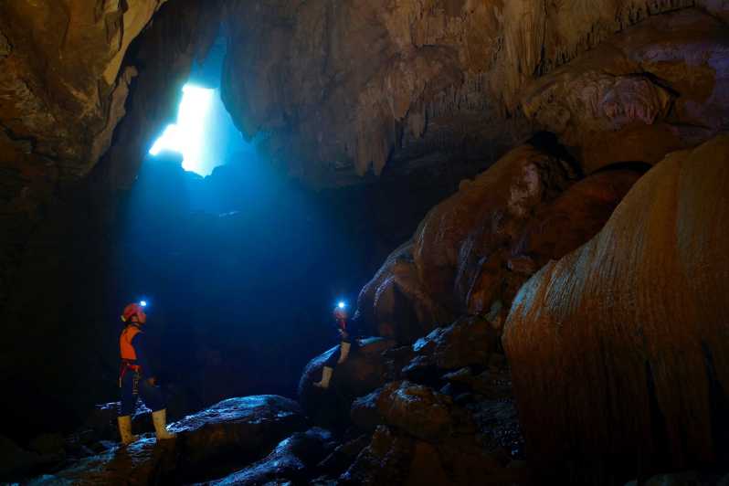waitomo caves tour duration