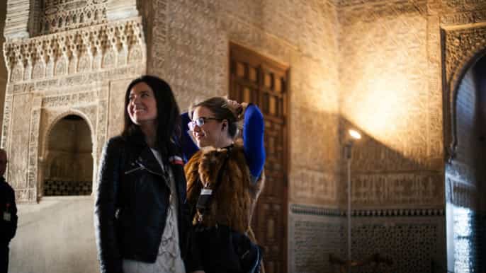 alhambra and nasrid palaces through the senses private tour