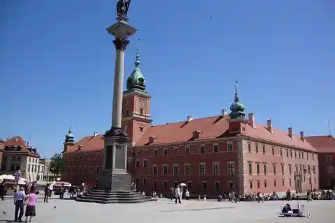 Best of Warsaw Full-Day Private Tour with Private Transport