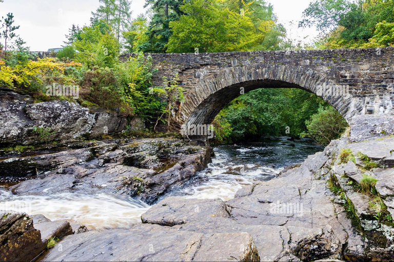 Greenock: Loch Lomond, Luss, and Stirling Castle Tour