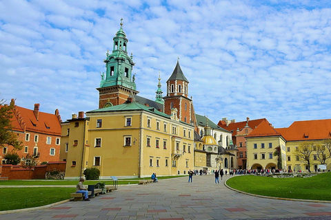 Krakow: Skip-the-Line Wawel Castle &amp; Old Town Guided Tour4-Hours Guided Tour